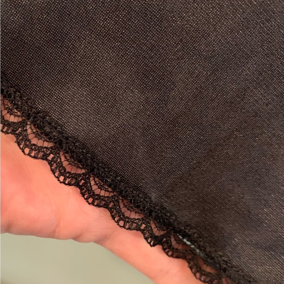 Vassarette Medium Elegant 32” Long Black Women's Slip w Slit Nylon & Lace NEW - Picture 3 of 14